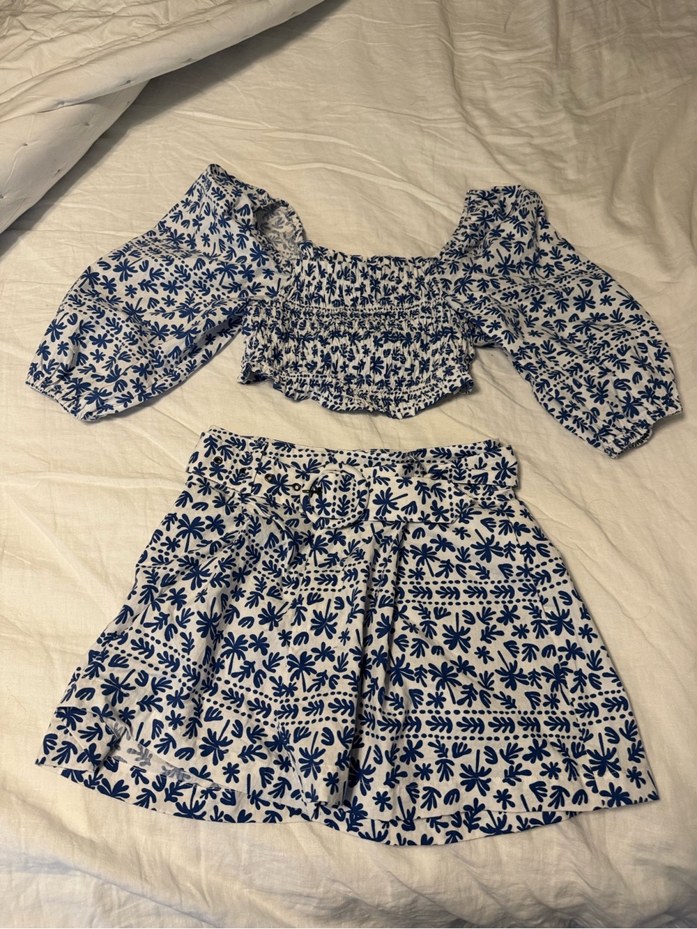 MINKPINK White & Blue Floral Off-Shoulder Smocked Shorts Set
